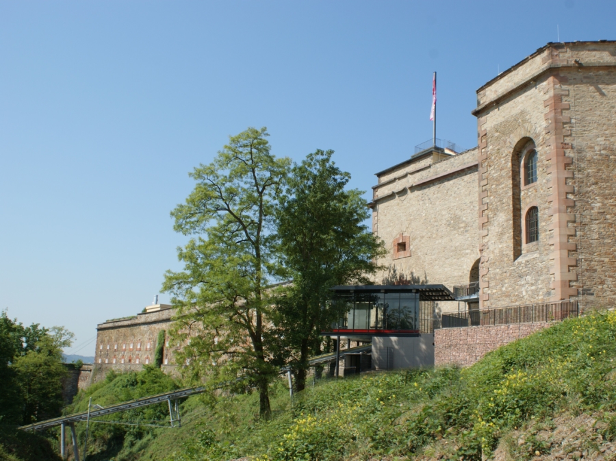 Koblenz 06 Bergstation 900x673 - Fortress Lift, Ehrenbreitstein, Koblenz, DE