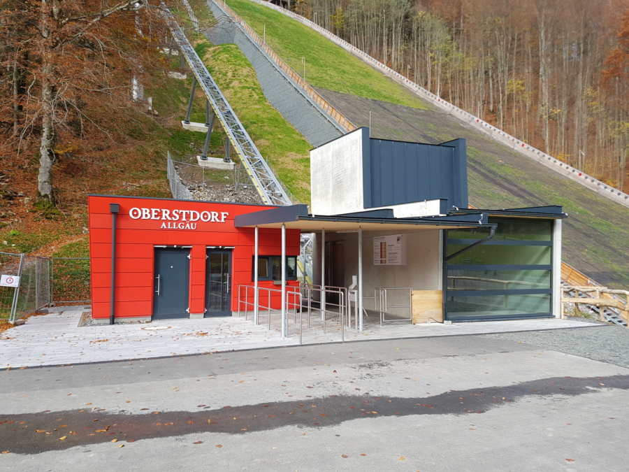 Oberstdorf HKS 00 900x675 - Heini-Klopfer Skiflugschanze, Oberstdorf, DE