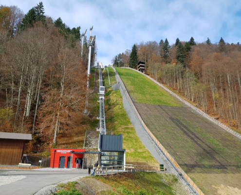 Oberstdorf HKS 04 495x400 - Inclined Elevator Dombergbahn Freising, DE