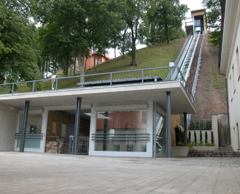 Vilnius 03 Talstation 495x400 - Inclined Elevator Dombergbahn Freising, DE