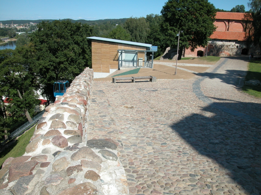 Vilnius 04 Bergstation 900x675 - Castle Gedeminas, Vilnius, LT